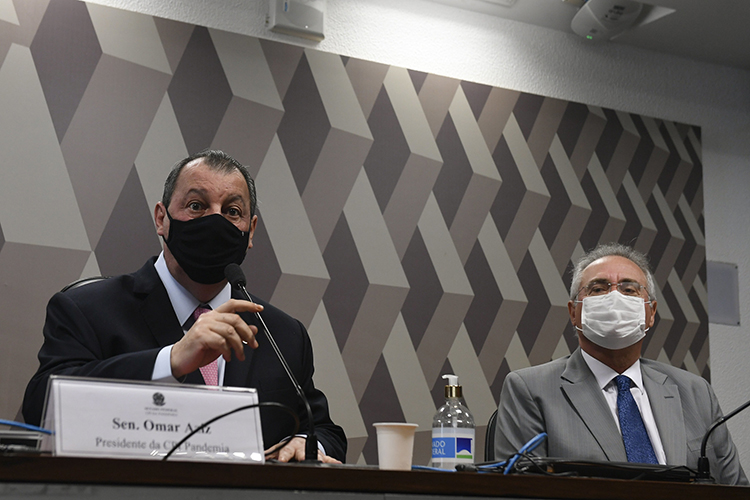 O senador Omar Aziz e Renan Calheiros durante sessão da CPI da Covid, em Brasília -