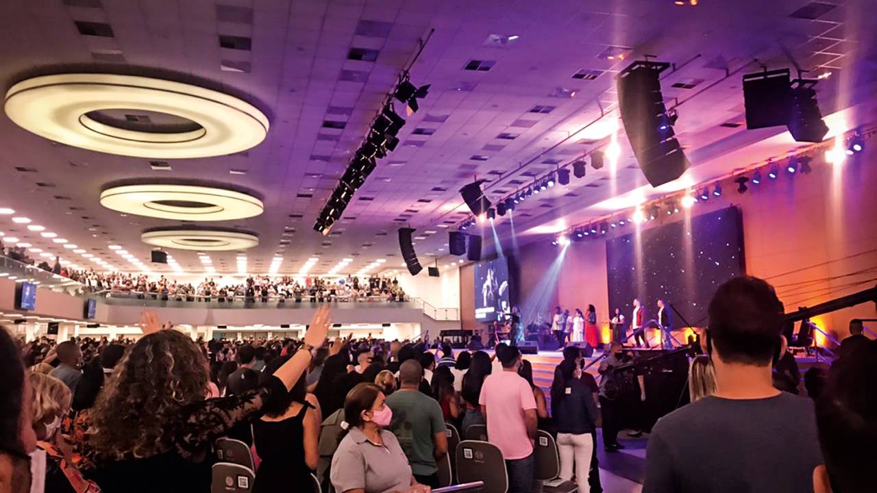 AGLOMERAÇÃO - Assembleia de Deus Vitória em Cristo, de Malafaia: “Deus preserva a vida de quem crê” -