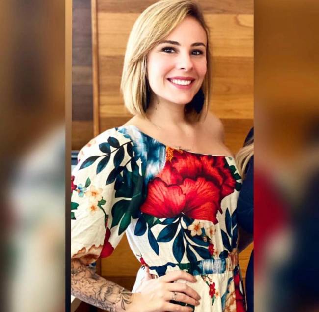 Débora Mello Saraiva, amante Jarinho, Dr. Jairinho, caso Henry Débora Mello Saraiva, amante de Dr. Jarinho, confirmou que ele a agrediu em inúmeras ocasiões e que torturou seu filho