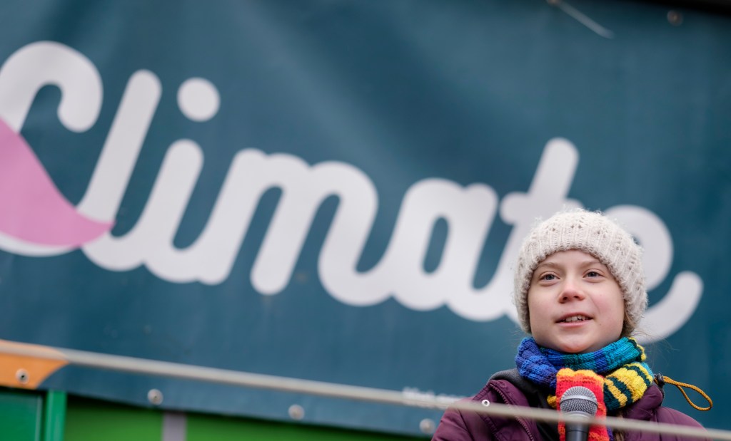 Ativista ambiental sueca Greta Thunberg discursa em Bruxelas. 06/04/2020