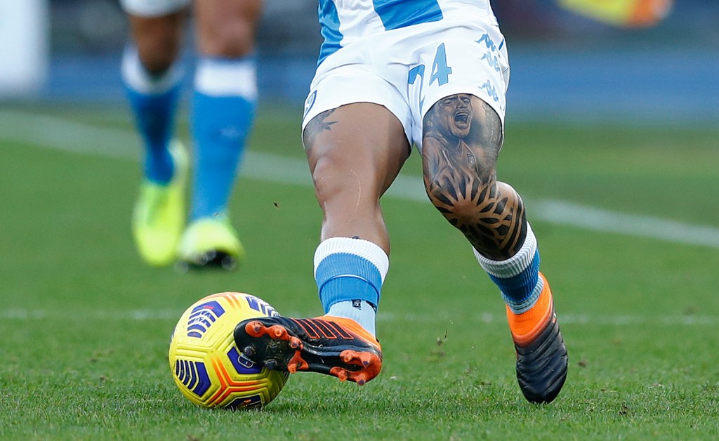 Daniel Alves na partida contra a Argentina, no Mineirão