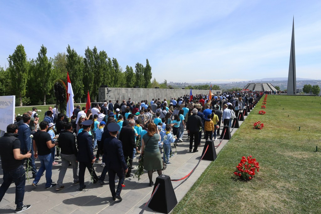 Cerimônia em Ierevan, Armênia, para marcar 106 anos do massacre cometido pelo Império Otomano. 24/05/2021