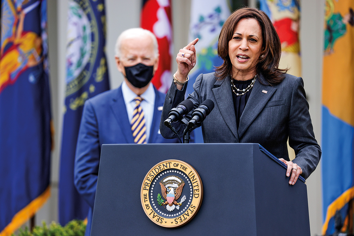 A Primeira Grande Missão De Kamala Harris | VEJA