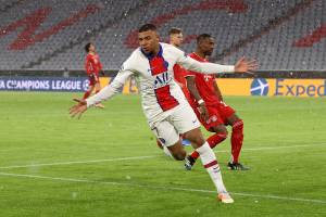 Mbappé marcou 2 gols no duelo de ida pela Champions League -