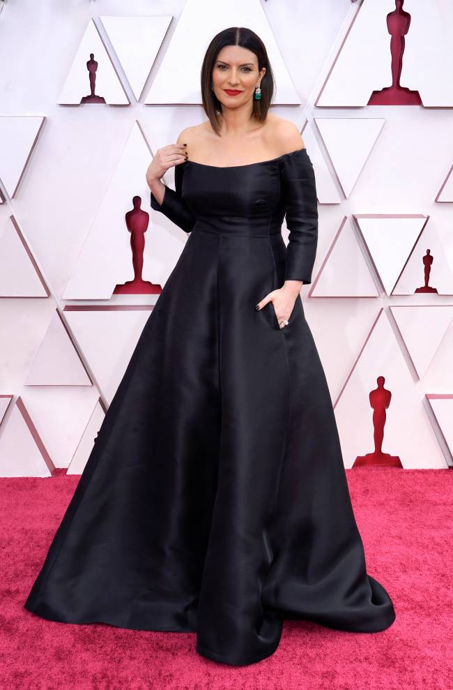 Indicada ao Oscar de Melhor canção original pela música Lo Sì (Seen), de Rosa e Momo, Laura Pausini chega ao Oscar 2021