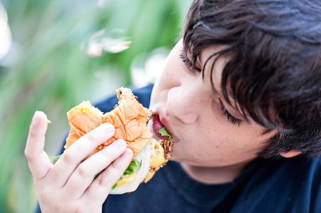 FUTURO - Em crianças: a atenção com a alimentação prolonga a vida adulta -