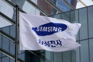 Samsung Vice Chairman Lee Questioned Over Bribery Allegations