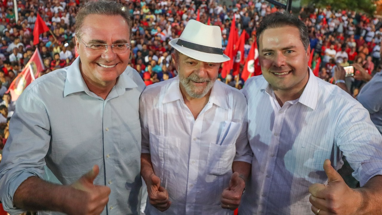 Ex pres Lula ao lado do senador Renan Calheiros (PMDB-AL) e do governador Renan Filho.