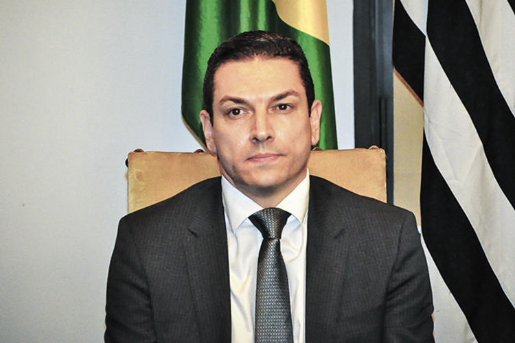 Bolsonaro faz nova troca na PF, que agora vai se chamar Polícia do Flávio