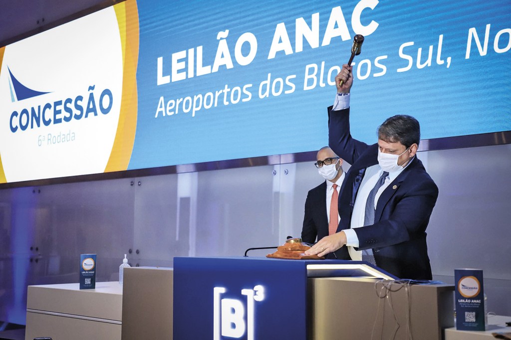 MARTELO BATIDO - O ministro Tarcísio Gomes de Freitas celebrou efusivamente os leilões: termômetro para futuras licitações -