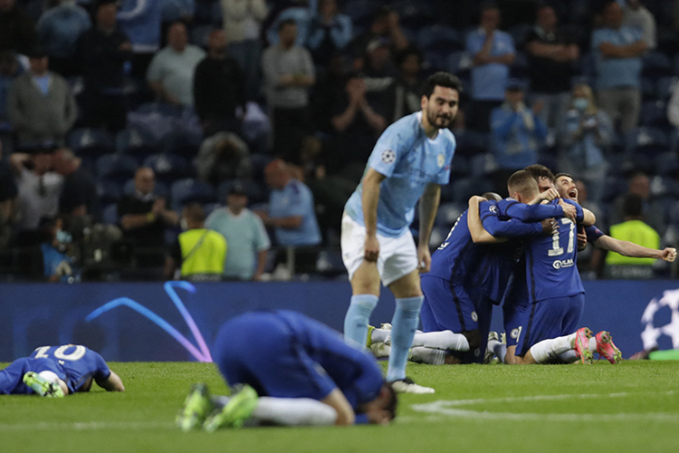 Jogadores do Chelsea comemoram o título da Liga dos Campeões contra o Manchester City -