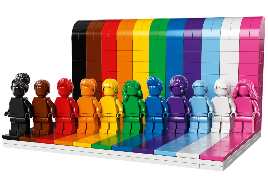 ARCO-ÍRIS - Lego da diversidade: posicionamento de marca tradicional -