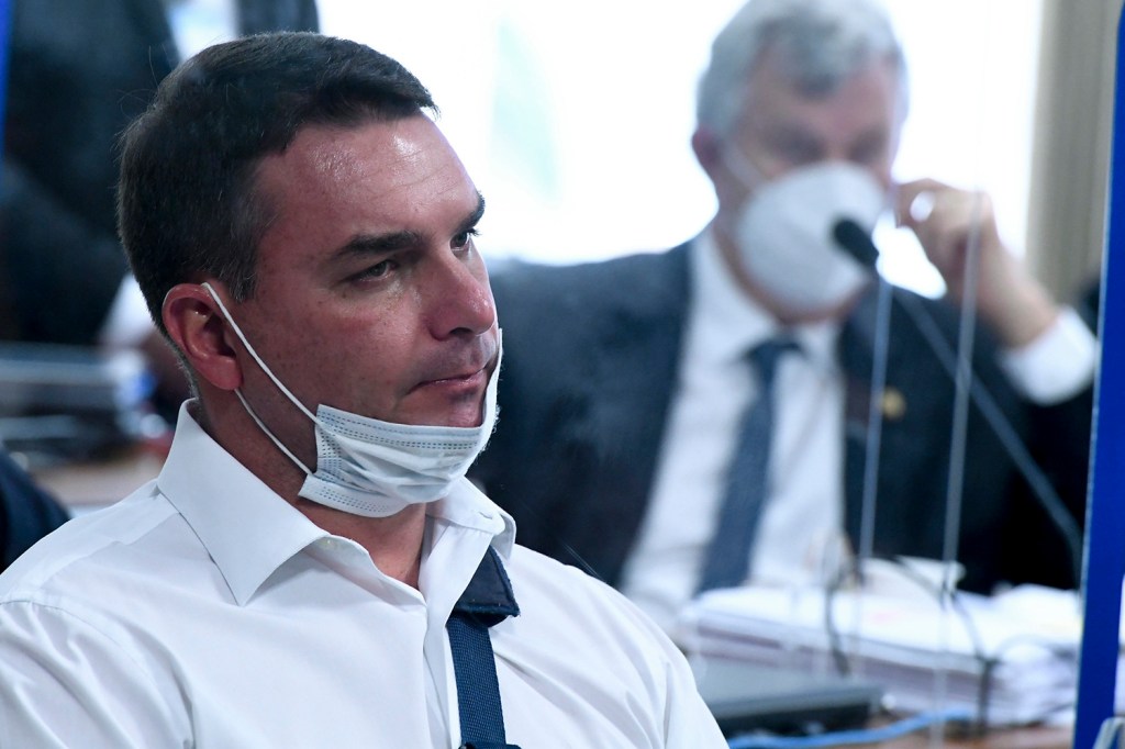 O senador Flavio Bolsonaro durante a CPI da Pandemia -