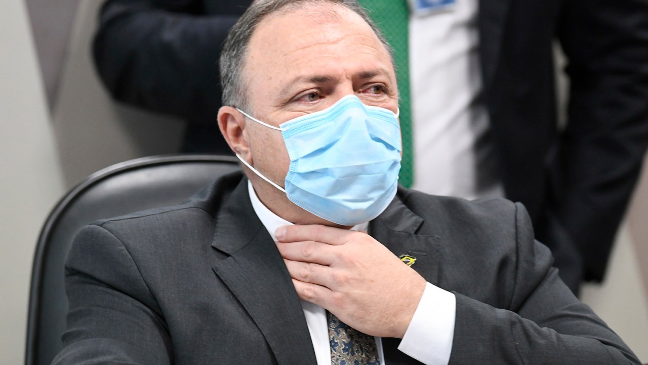 O ex-ministro da Saúde Eduardo Pazuello durante depoimento à CPI da Pandemia -