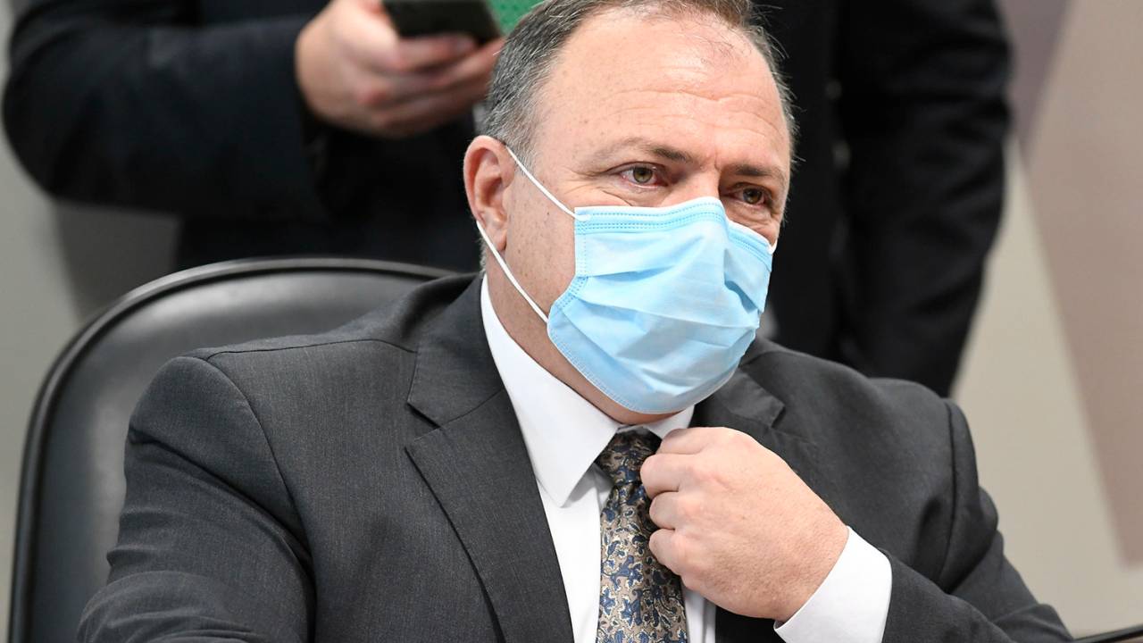 O ex-ministro da Saúde Eduardo Pazuello durante depoimento à CPI da Pandemia -