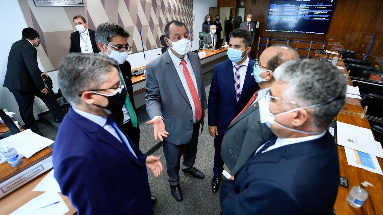Omar Aziz reunido com os senadores integrantes da CPI da Pandemia -