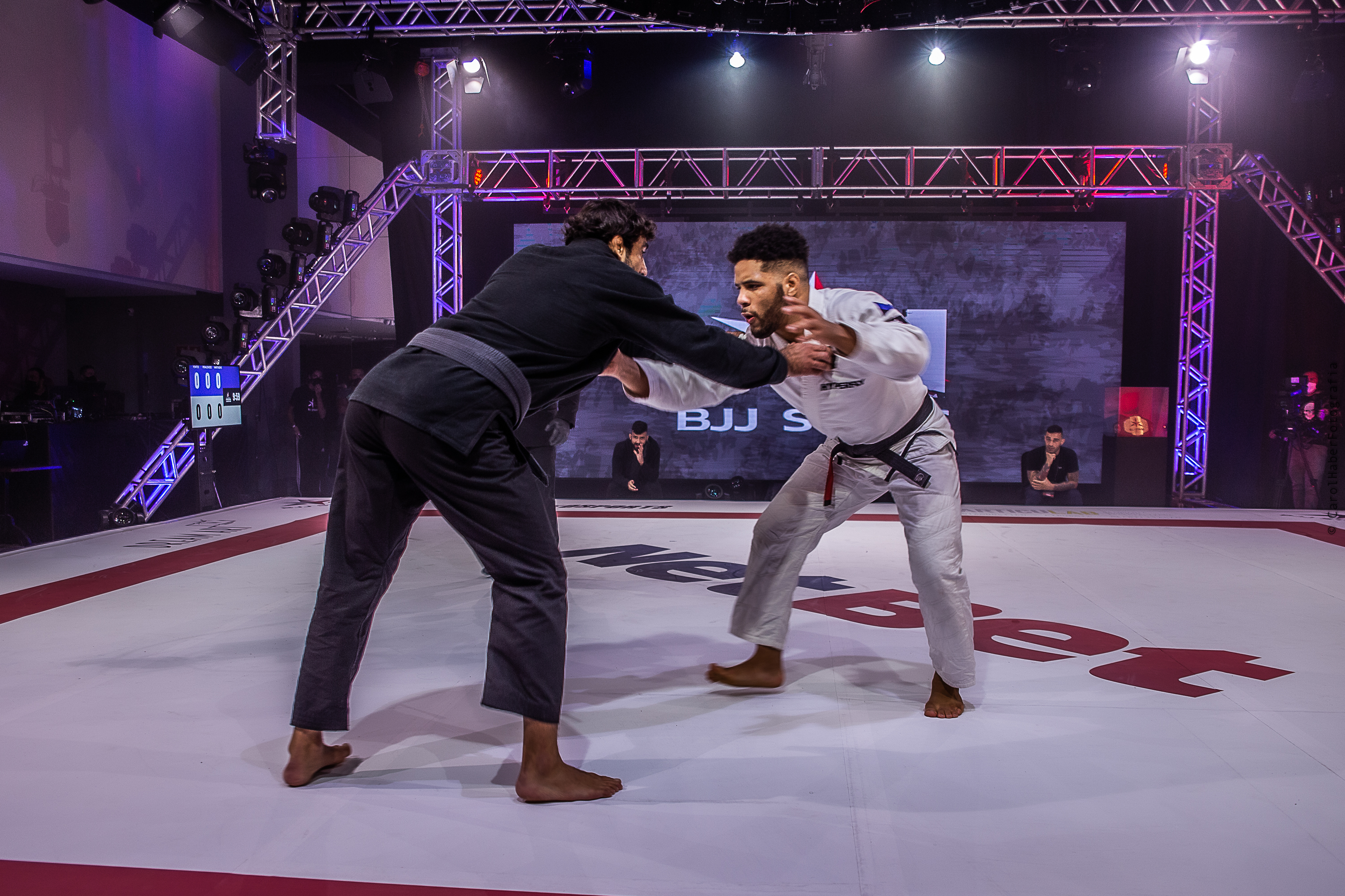 Foto de dois lutadores de Jiu Jitsu