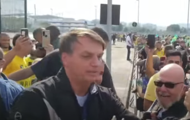 Presidente Jair Bolsonaro aglomera em passeata com motociclistas no Rio de Janeiro