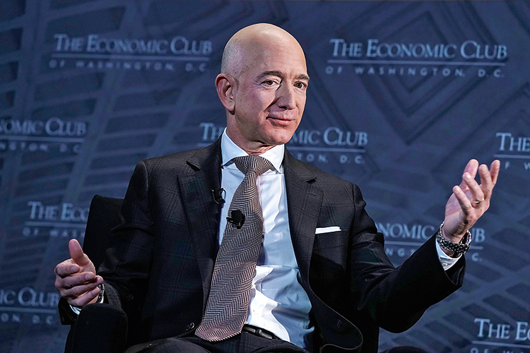 IMPOSTOS - Bilionários na mira: Bezos, da Amazon, diz que apoia o aumento -