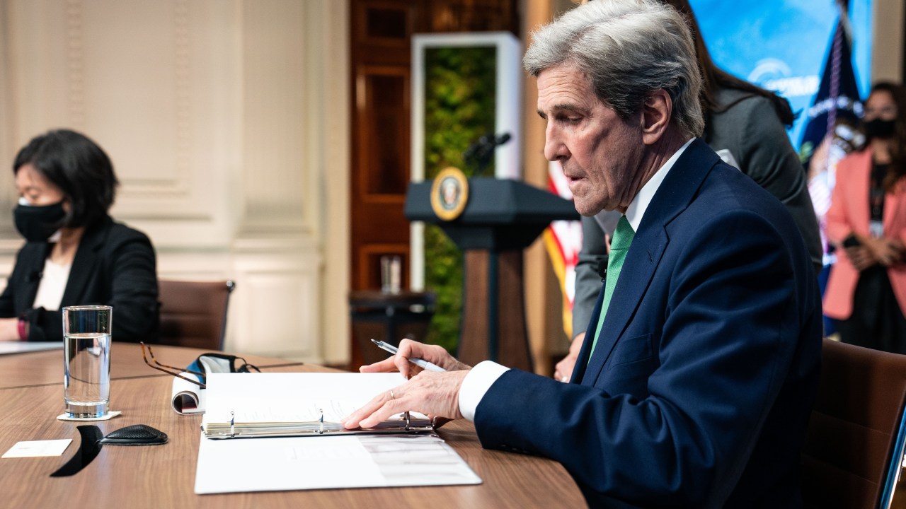 Enviado especial John Kerry durante cúpula climática promovida pelo governo dos EUA, em Washington. 23/04/2021