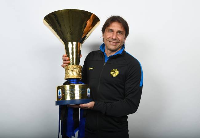 Campeão italiano, Conte não permaneceu na Inter de Milão -