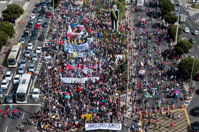 Protestos na Avenida Presidente Vargas no Rio