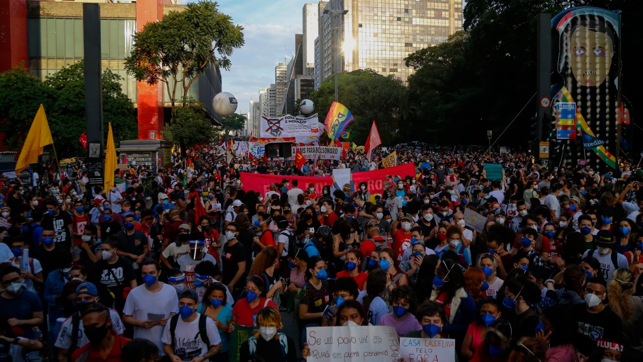 Protesto contra Bolsonaro lotou a Avenida Paulista em São Paulo