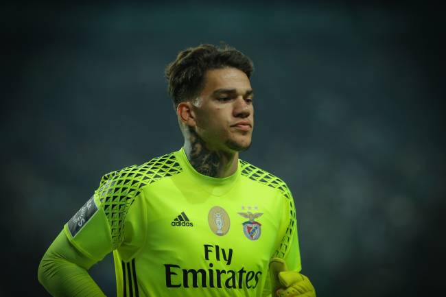 Ederson na passagem pelo Benfica, onde ficou até 2017 -