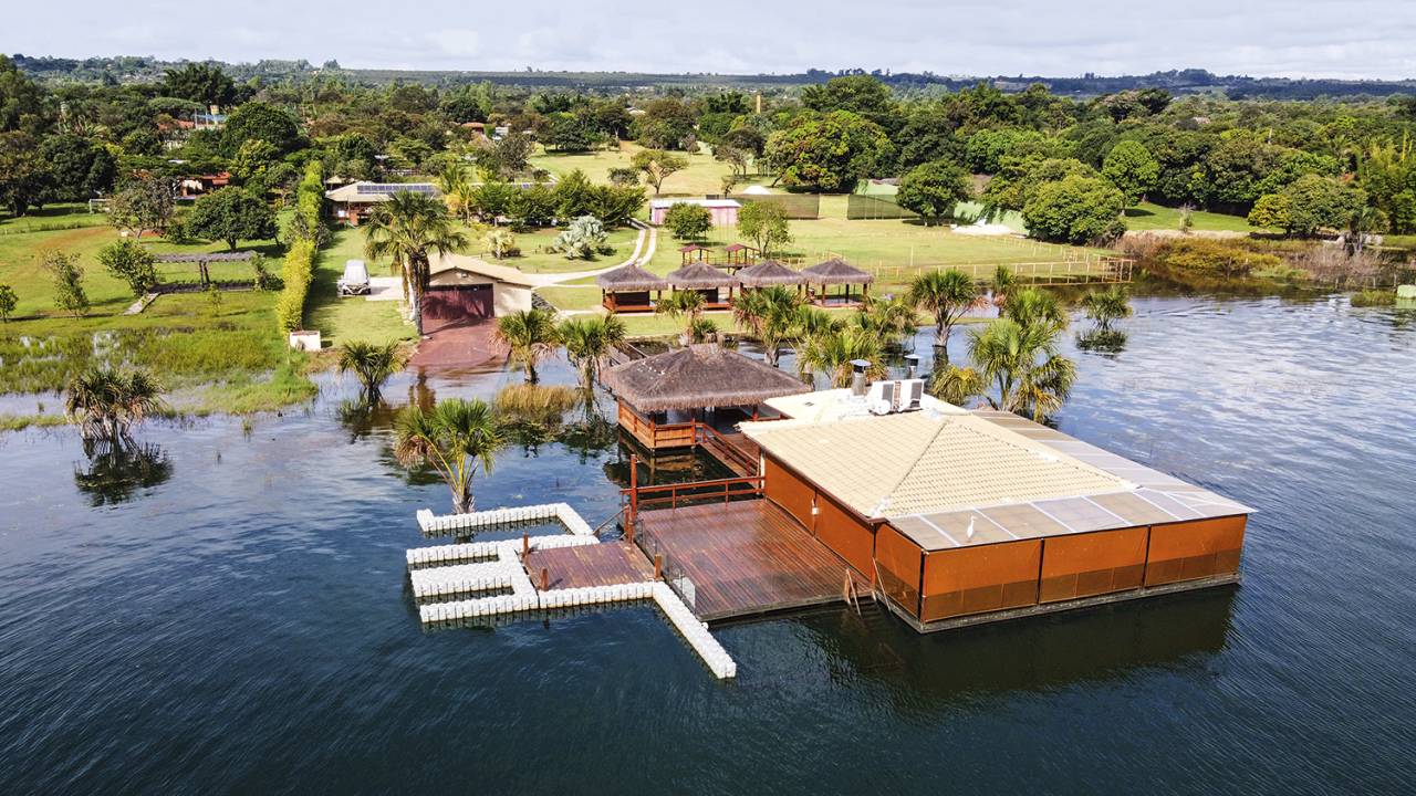 OÁSIS NO CERRADO - A mansão: luxo, lazer, festas e encontros que reúnem figurões do poder -