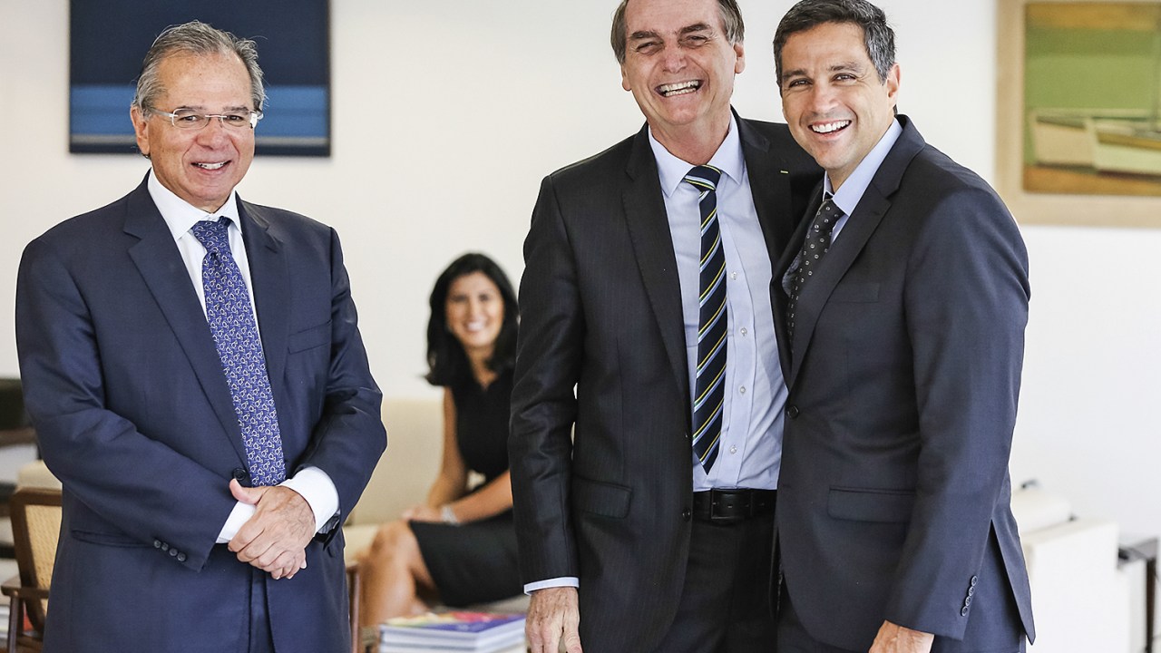 AMIGOS - Guedes, Bolsonaro e Campos Neto: 100% alinhado com o ministro -
