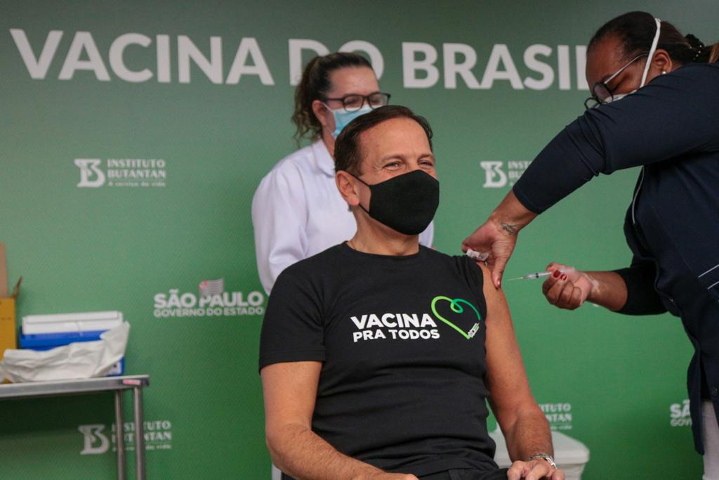 João Doria: governador recebe primeira dose da vacina contra a Covid-19