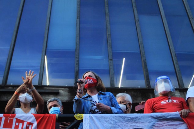 Gleisi Hoffmann, presidente nacional do PT, durante manifestação contra Jair Bolsonaro, em São Paulo -