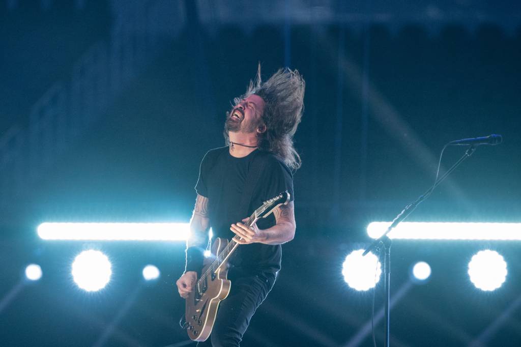 Apresentação pré-gravada do Foo Fighters, em evento VAX LIVE: The Concert To Reunite The World, na Califórnia.