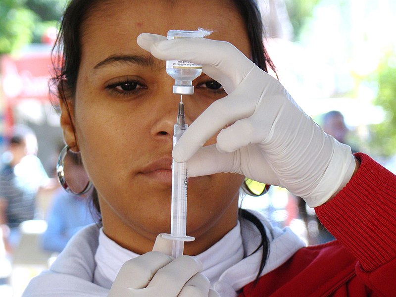Ministério da Saúde descumpriu ao menos dez vezes a previsão de entrega de vacinas no Brasil