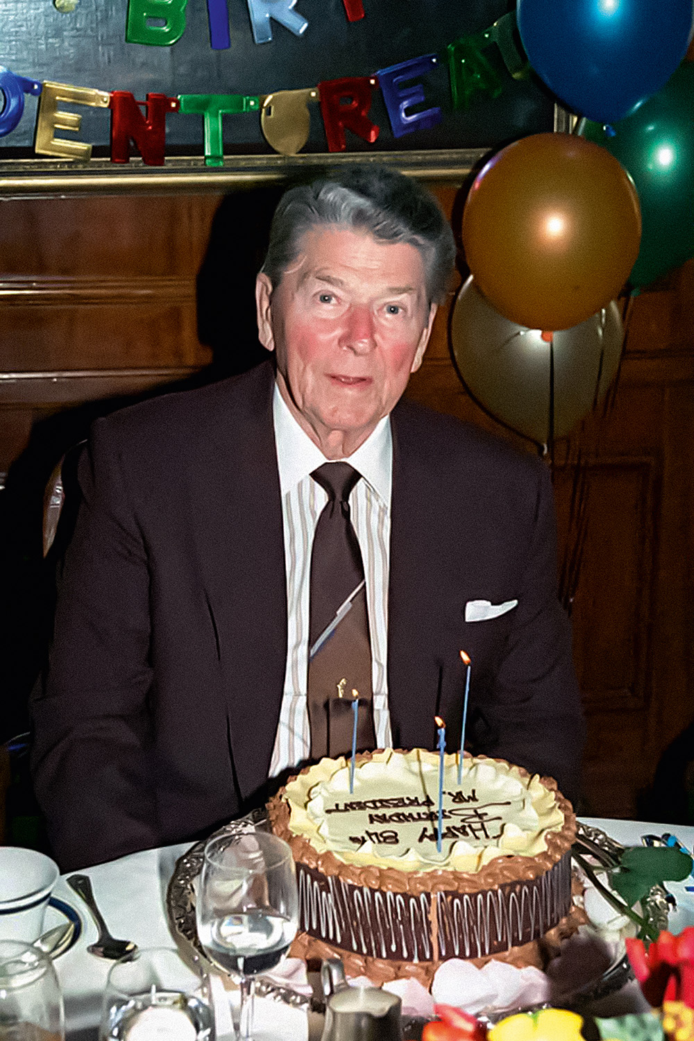 VIDA REAL - Reagan, em 1995: comemoração do 84º aniversário, já com a doença -