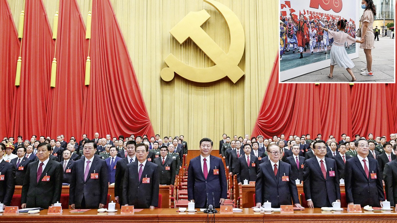 POMPA - O presidente Xi (no centro) em um congresso do Partido Comunista, que faz 100 anos: calendário de comemorações -