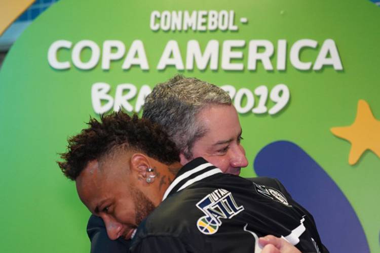 Caos na seleção brasileira é um jogo de interesses próprios