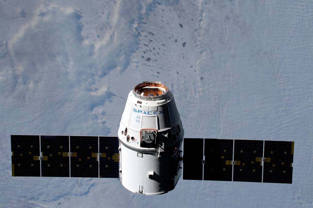 NAVE DA SPACEX - No ar: o setor privado deu novo impulso à corrida espacial -