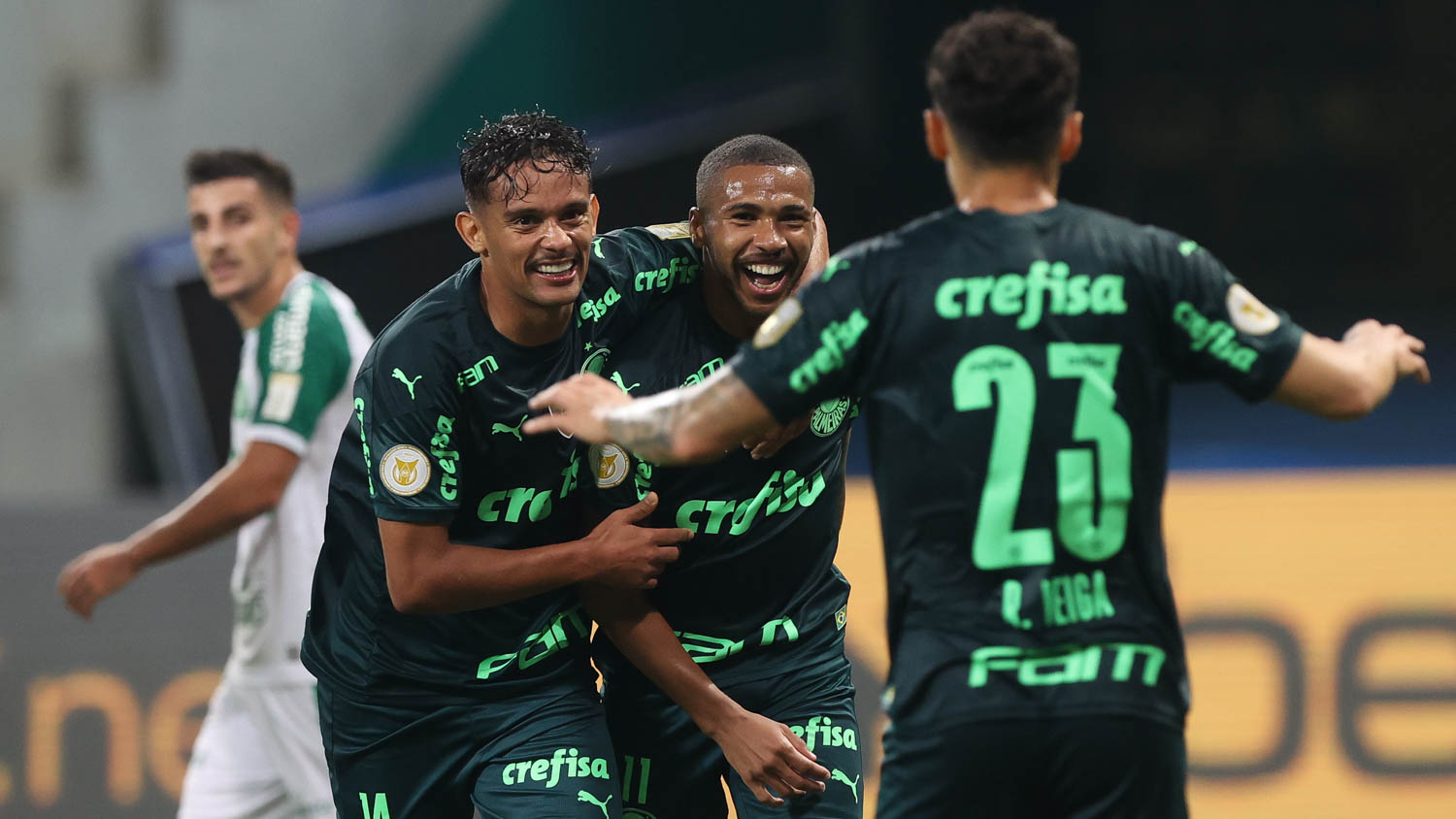 Wesley comemora um de seus gols pelo Palmeiras contra a Chapecoense