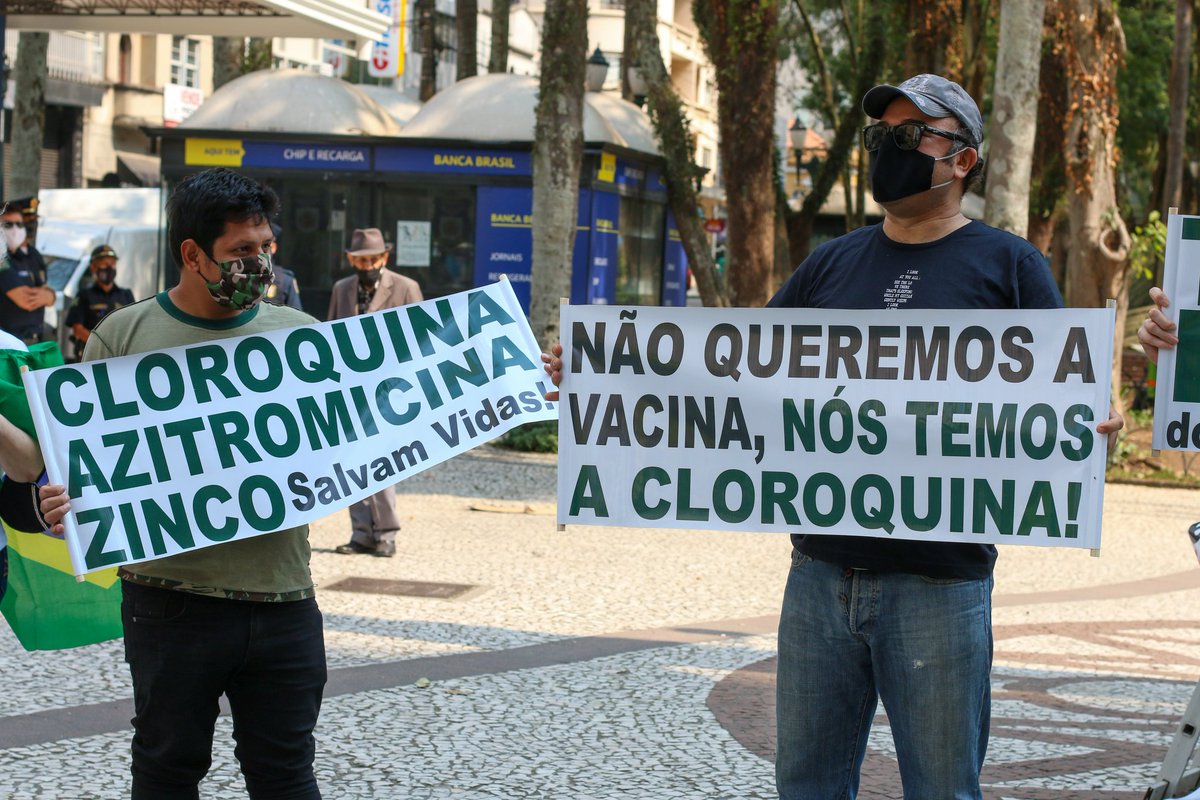 Protesto antivacina em Curitiba