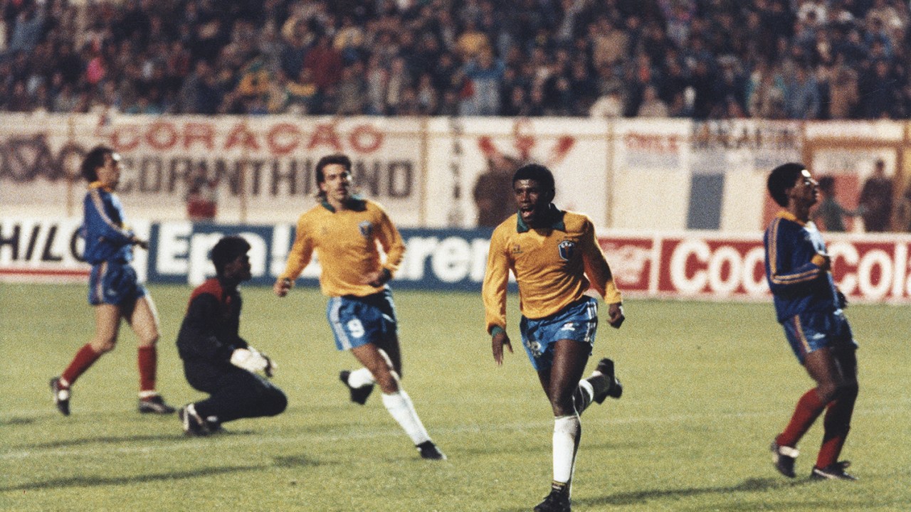 Luiz Henrique, do Brasil, comemorando gol contra o Equador, durante partida válida pela Copa América.