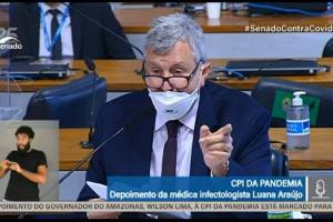 O senador Luis Carlos Heinze, durante depoimento na CPI da Pandemia