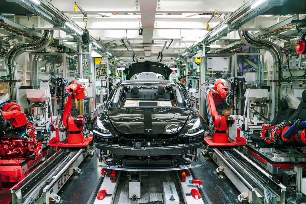 INOVAÇÃO - Fábrica da Tesla: preocupação com o preço de componentes -