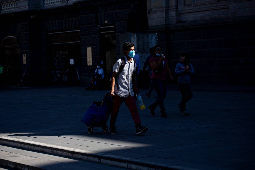 Com alta de casos, Chile anuncia quarentena total em Santiago