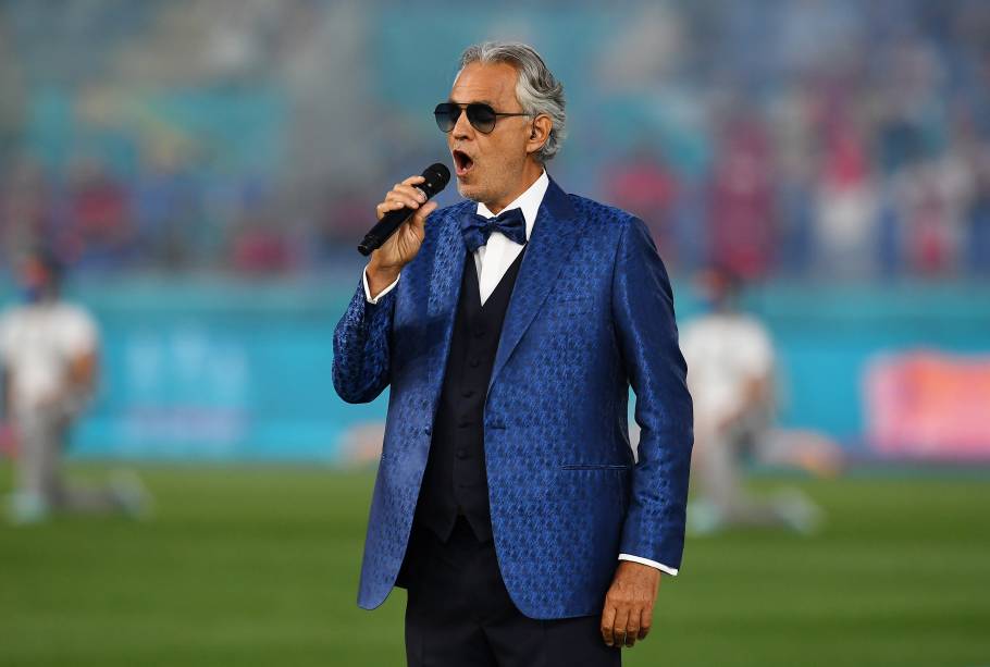 Andrea Bocelli cantou 'Nessun dorma' na abertura da Eurocopa, em Roma
