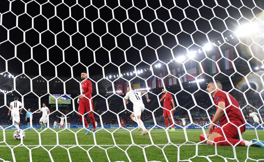 Turco Merih Demiral marcou, contra, o primeiro gol da Euro 2021