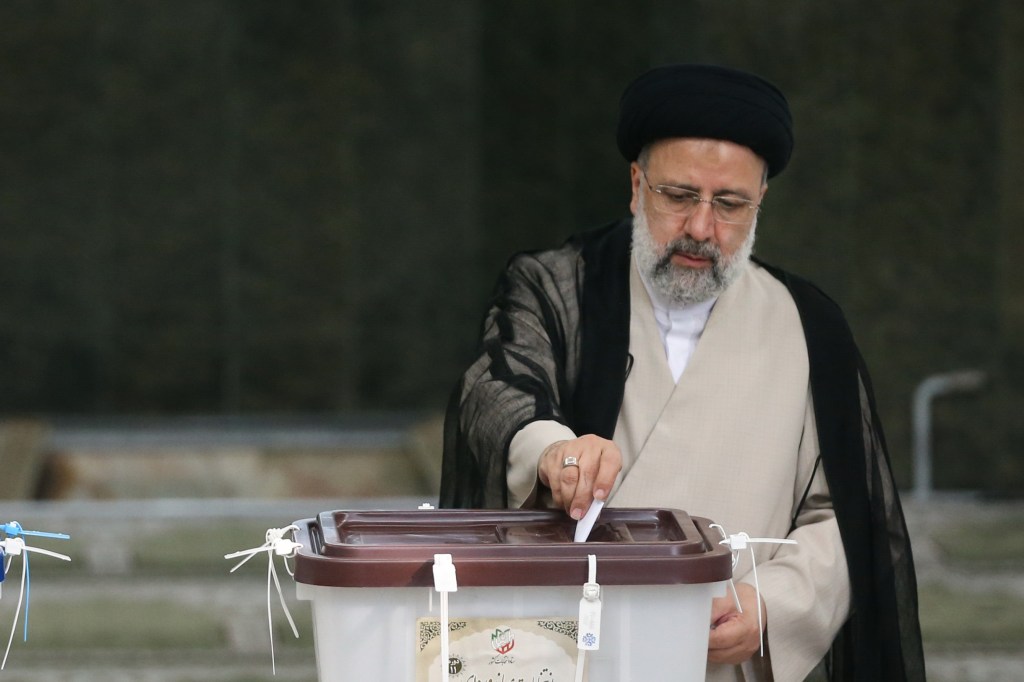 Ebrahim Raisi vota em Teerã - 18/06/2021