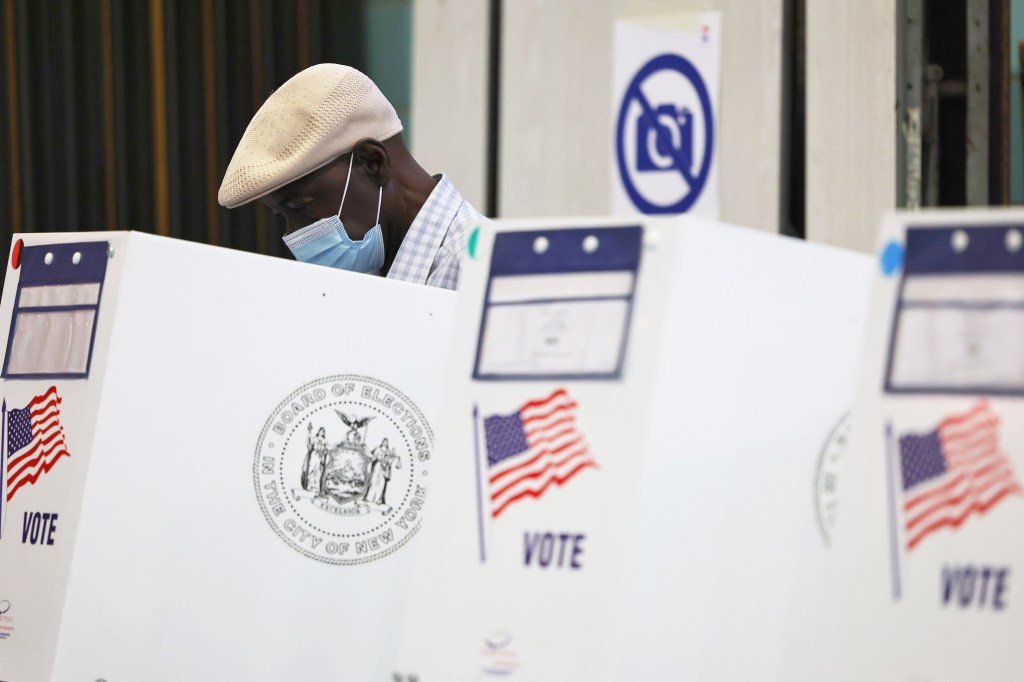 Eleição primária no Brooklyn, na cidade de Nova York.