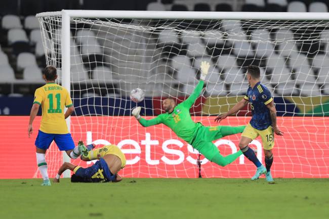 Luis Diaz marcou um belo gol contra o Brasil no Engenhão