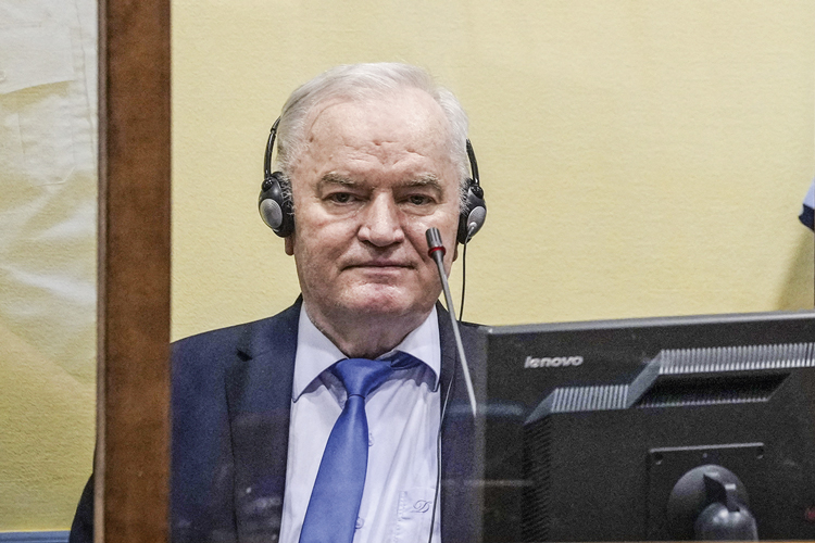 PRISÃO PERPÉTUA - O ex-general: responsável pelo Massacre de Srebrenica -